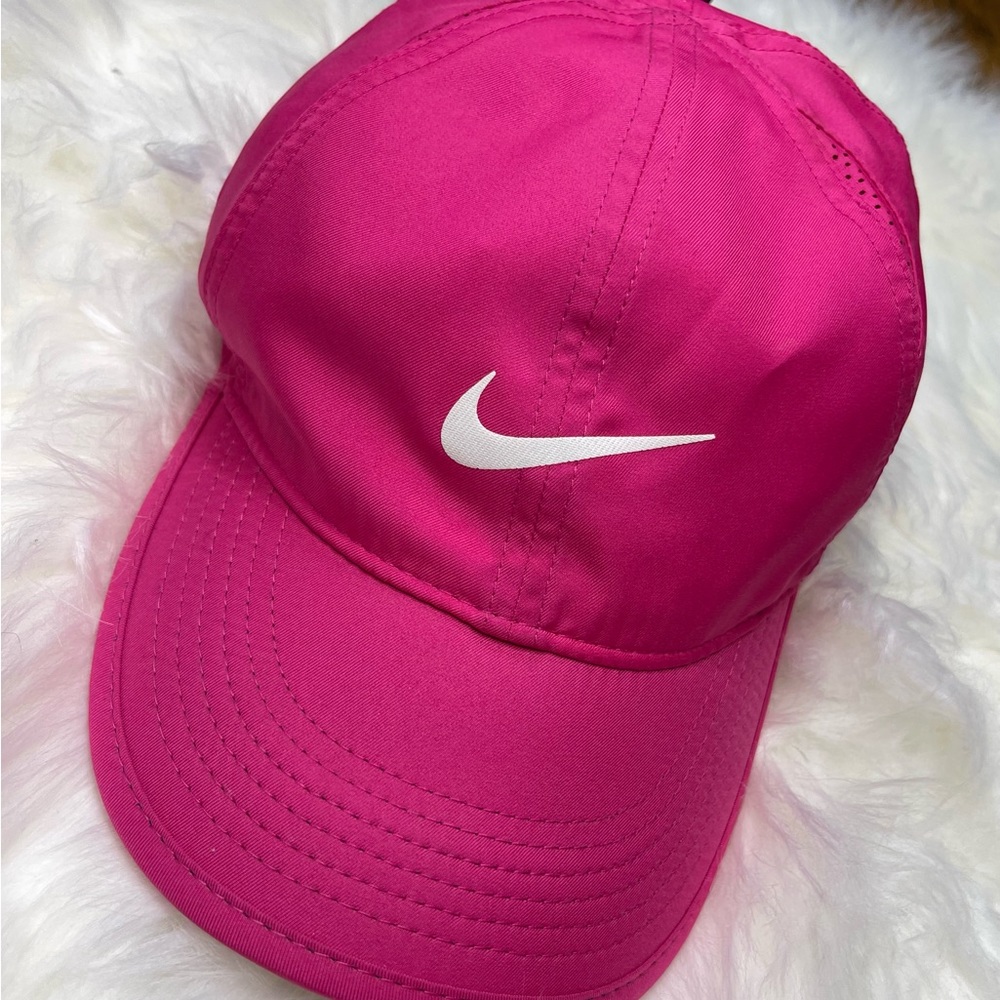 Women’s Nike aerobill hat